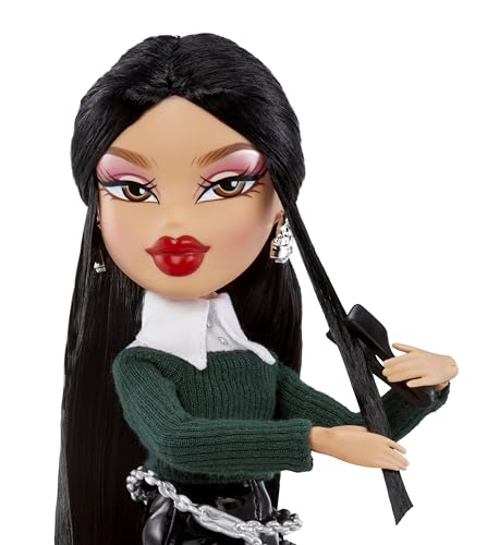 Jade Fashion Doll with 14 Accessories and Poster P996967