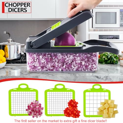 Compact Vegetable Chopper with Container D768212