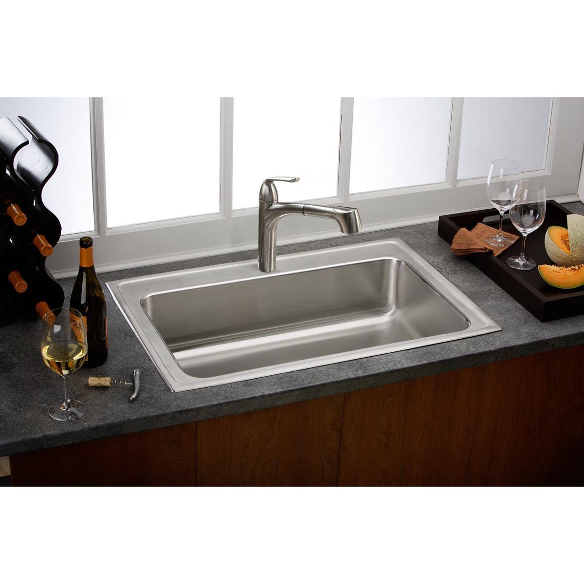 Oil Rubbed Bronze Pull Out Single Handle Kitchen Faucet W11555