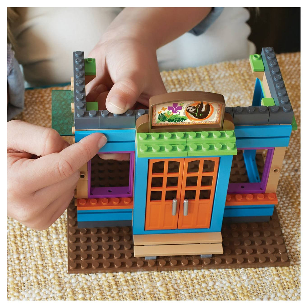 2-in-1 Rainforest Sanctuary Building Set F2672